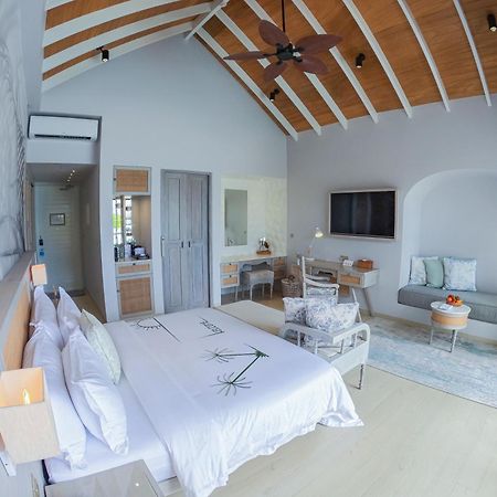 Malahini Kuda Bandos Resort Hulhumale Bagian luar foto A bedroom at the resort