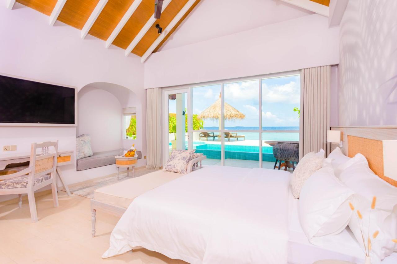 Malahini Kuda Bandos Resort Hulhumale Bagian luar foto Beachfront Pool Villa