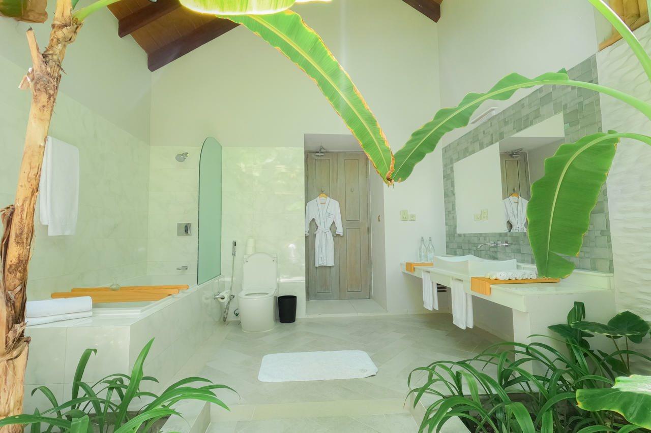 Malahini Kuda Bandos Resort Hulhumale Bagian luar foto Bathroom