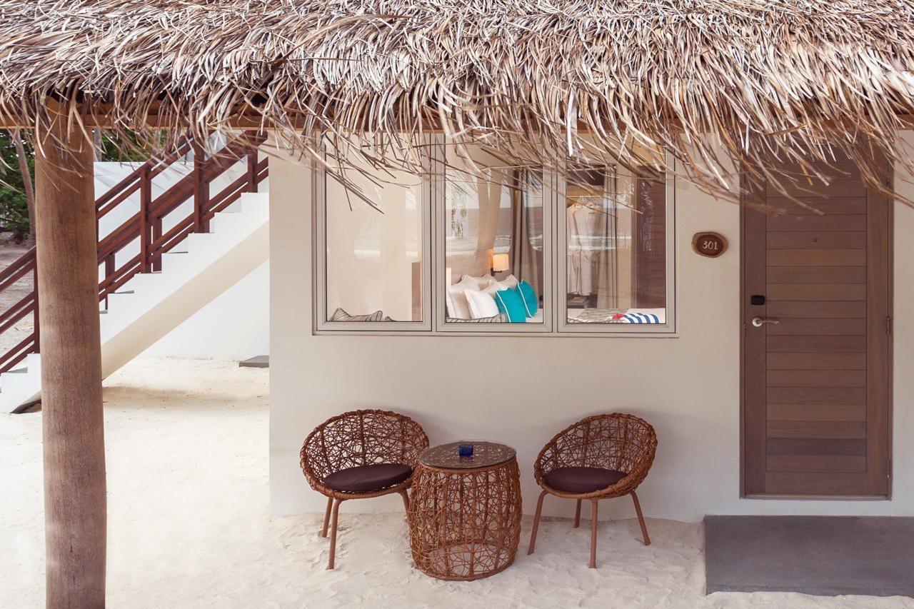 Malahini Kuda Bandos Resort Hulhumale Bagian luar foto A beach villa at the resort